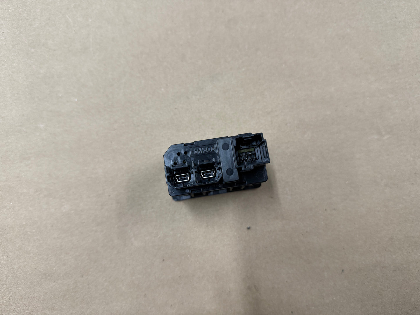 2015 Ford Mustang GT Ecoboost USB Port OEM 15-17