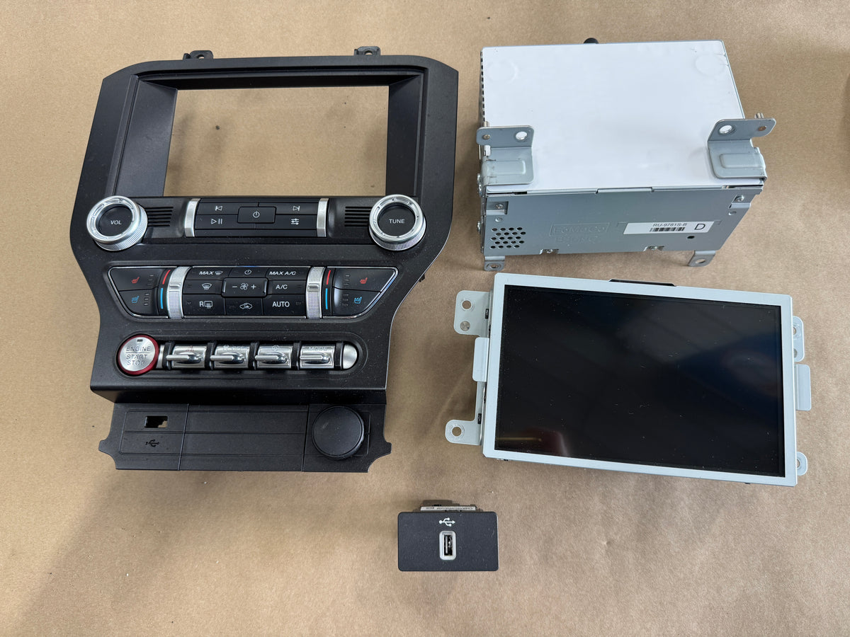 2022 Ford Mustang GT Touch Screen, Face Plate, Radio, Module USB Port