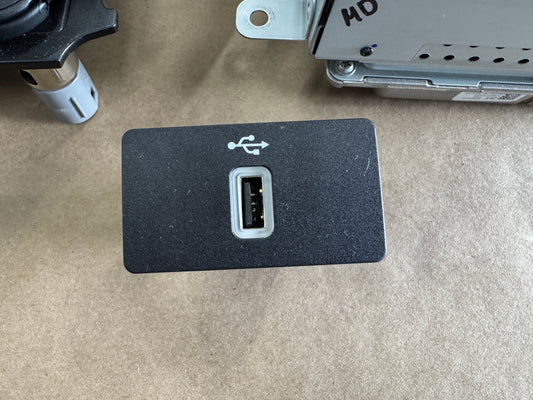 2022 Ford Mustang GT Touch Screen, Face Plate, Radio, Module USB Port