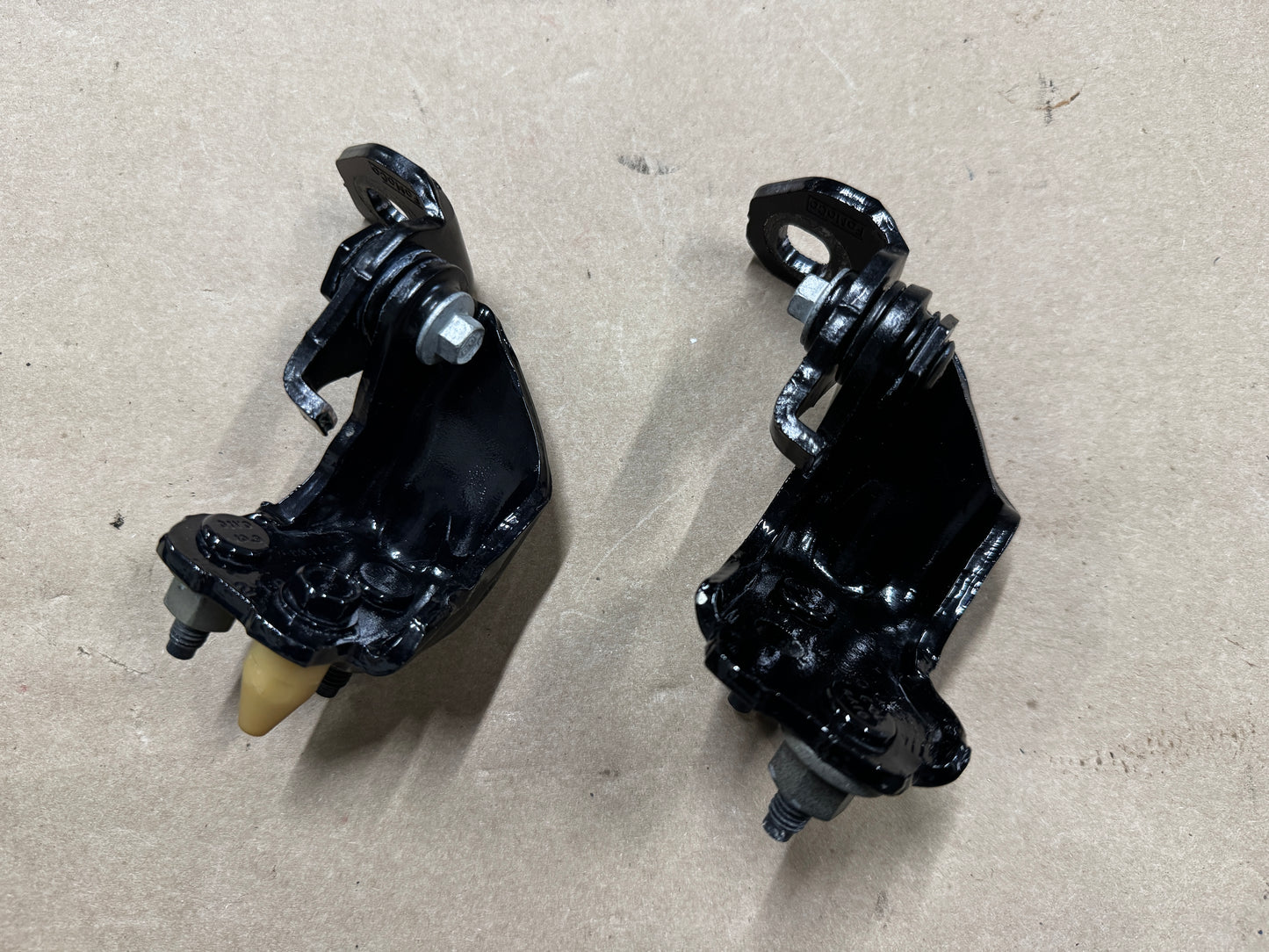 2017-2022 Ford F-250 F-350 Door Hinges LH Driver Rear Upper Lower UM