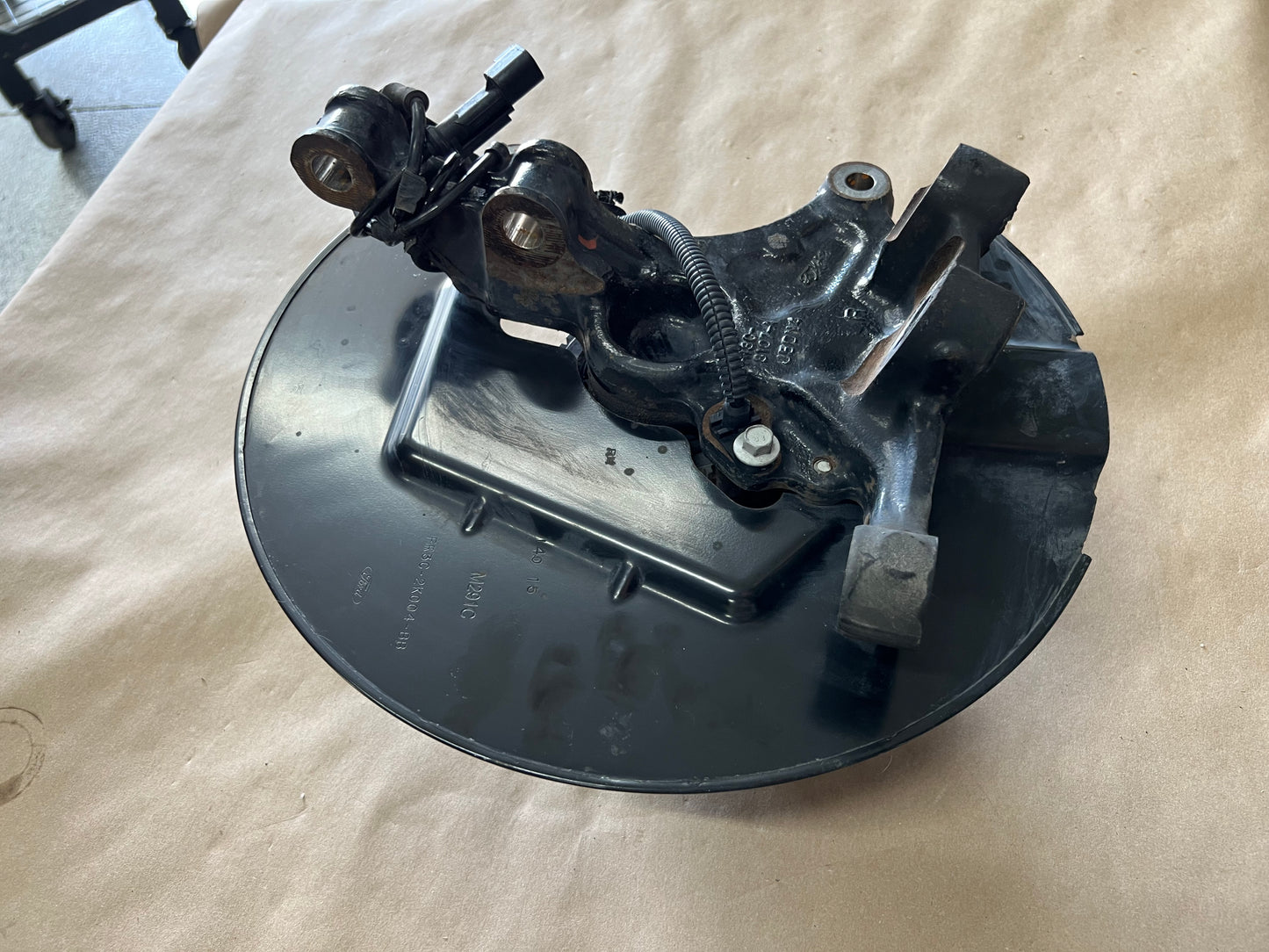 2015-2020 Ford Mustang 5.0L GT RH Passenger Side Front Spindle Knuckle Hub
