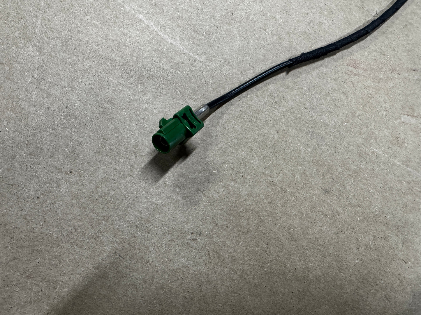 2017-2022 Ford F-250 Super Duty RH Satellite Radio Antenna Module - OEM