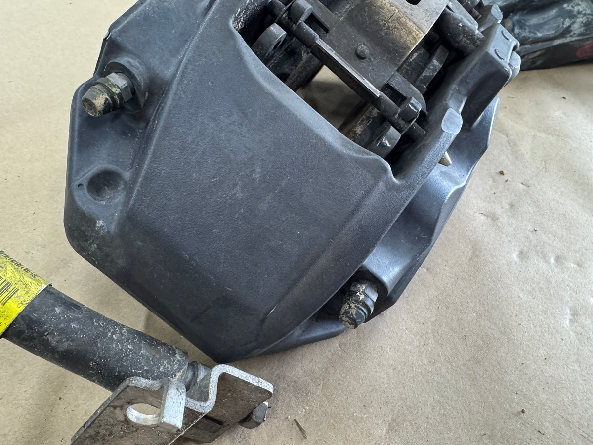 2015-2023 Ford Mustang GT Front 6 Piston BREMBO Brake Calipers - OEM