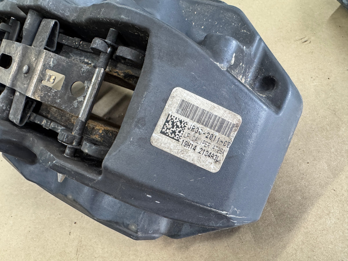 2015-2023 Ford Mustang GT Front 6 Piston BREMBO Brake Calipers - OEM
