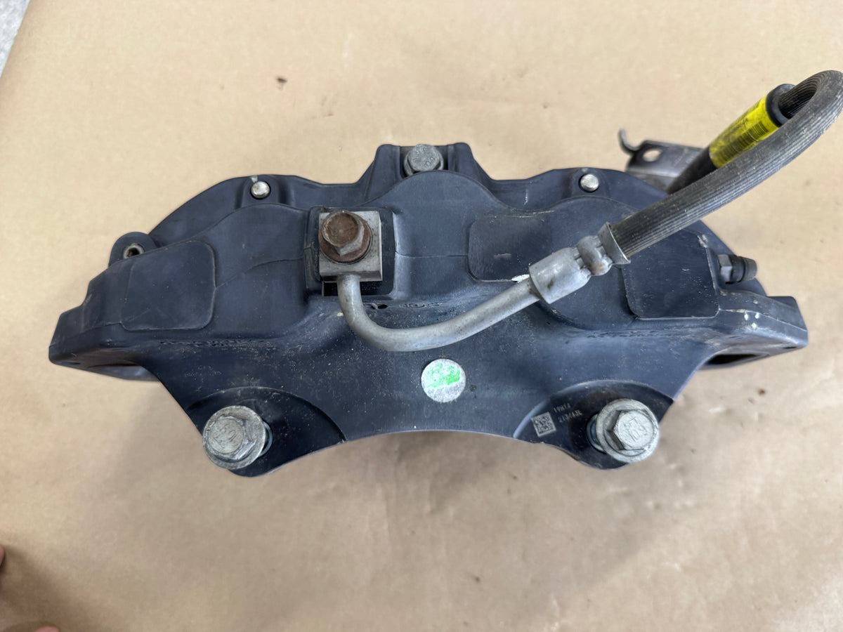 2015-2023 Ford Mustang GT Front 6 Piston BREMBO Brake Calipers - OEM