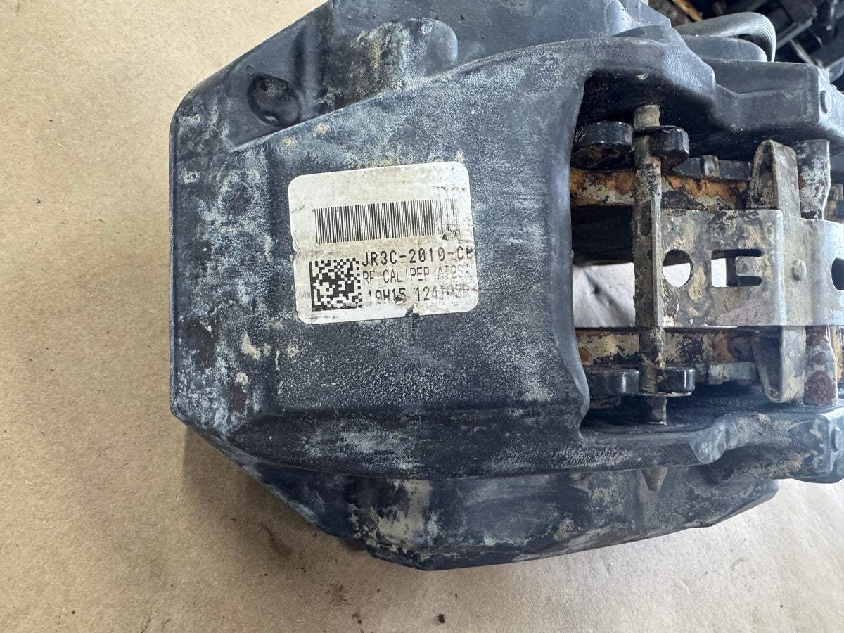 2015-2023 Ford Mustang GT Front 6 Piston BREMBO Brake Calipers - OEM