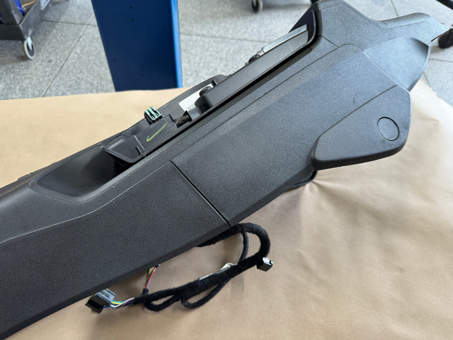 2018 Chevrolet Camaro Center Console Black Charging Station