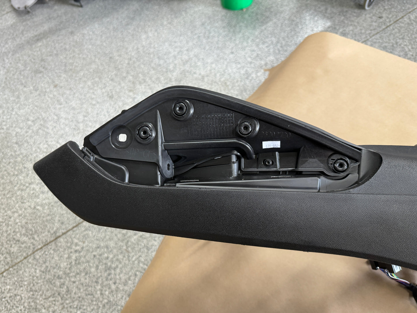 2018 Chevrolet Camaro Center Console Black Charging Station