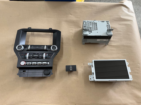 2021 Ford Mustang GT Touch Screen, Face Plate, Radio, Module USB Port