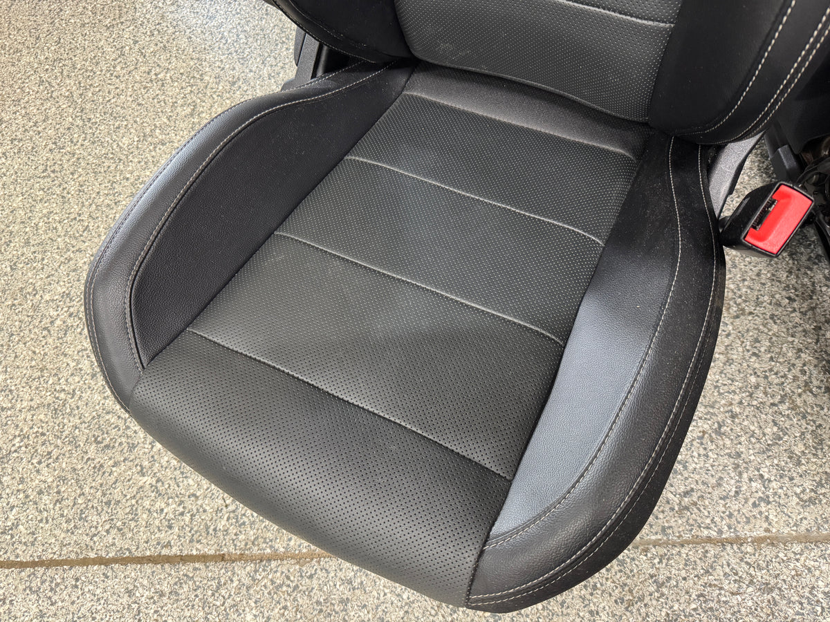 2018-2023 Ford Mustang GT Black Leather Coupe Front Power Seats Heat/Cooled