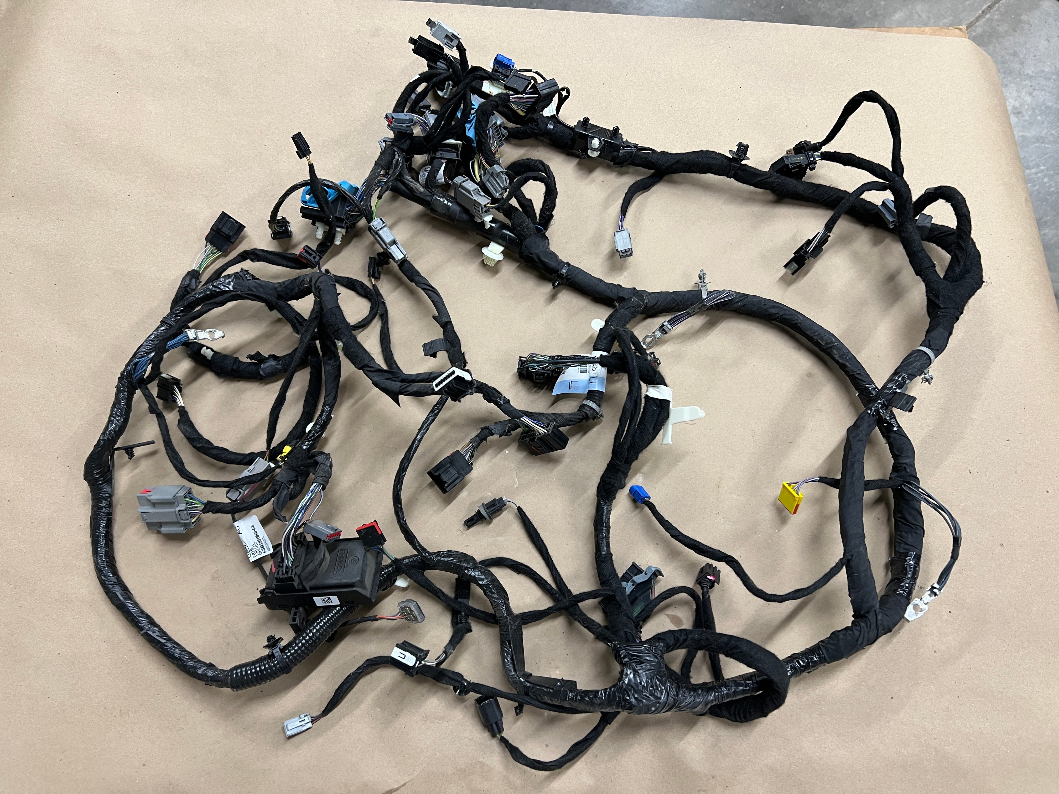 2018-2023 Ford Mustang GT 5.0 Dash Wiring Harness MR3T-14401