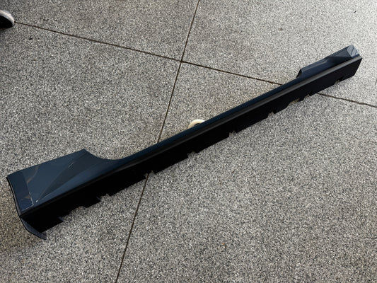 2024-2025 Mustang GT LH Driver Side Skirt Molding KU