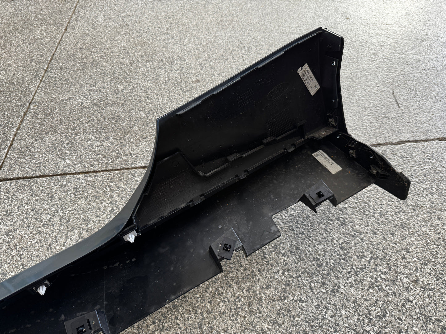 2024-2025 Mustang GT LH Driver Side Skirt Molding KU