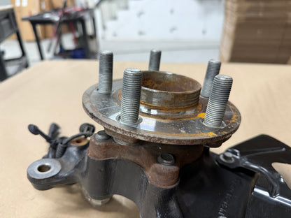 2021-2023 Ford Mustang 5.0 GT RH Passenger Side Front Spindle Knuckle Hub 4 Bolt