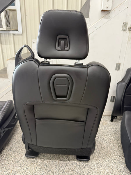 2016-2023 Chevrolet Camaro ZL1 SS RH Passenger Side Front Spindle Knuckle Hub GM