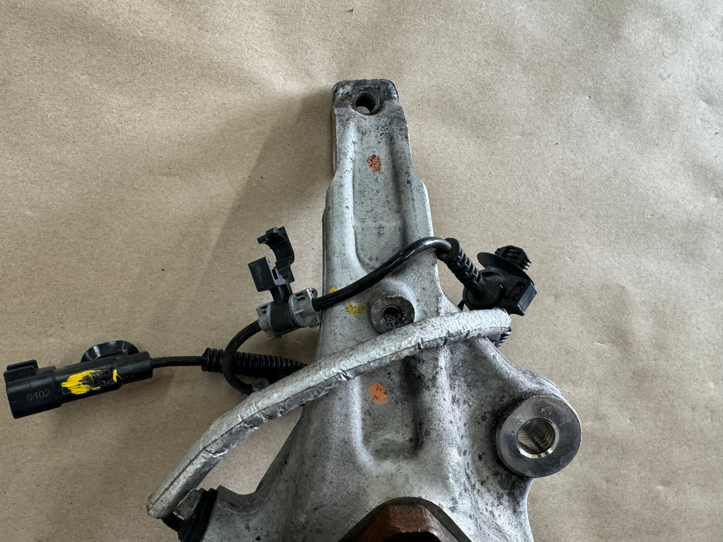 2016-2023 Chevrolet Camaro ZL1 SS LH Driver Side Front Spindle Knuckle Hub GM