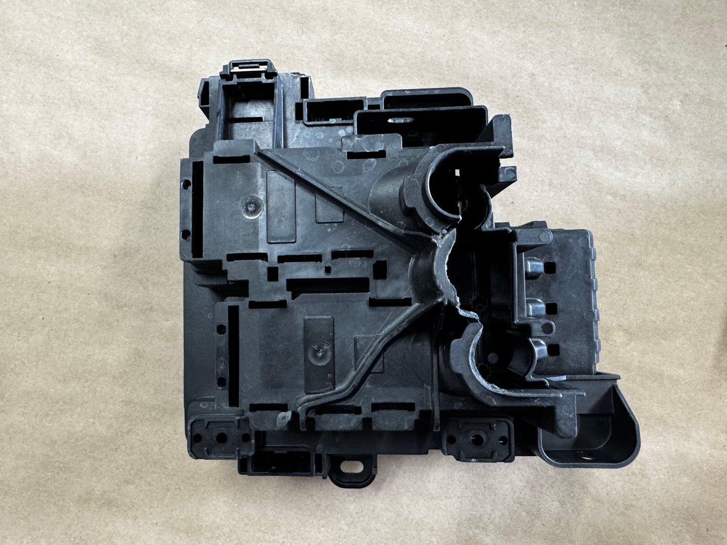 2024-2026 Ford Mustang GT Engine Bay Fuse Box Under Hood