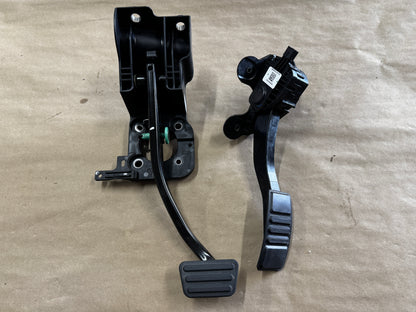 2024-2026 Ford Mustang GT Automatic Brake Pedal Assembly Accelerator Pedals
