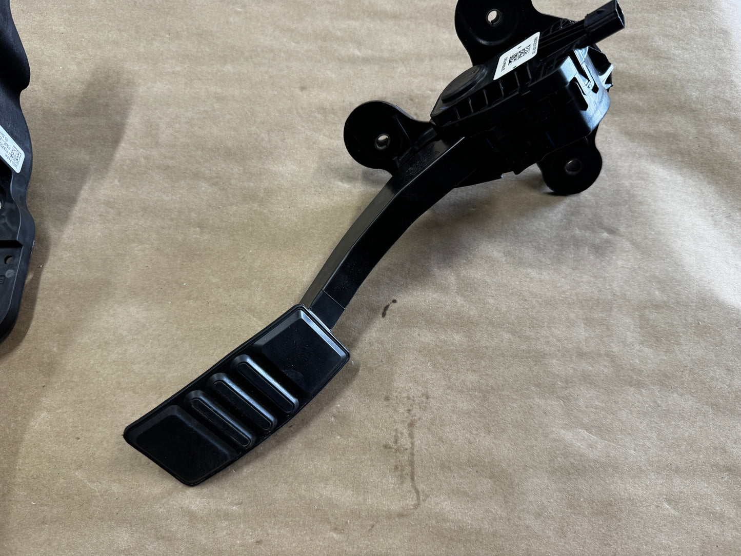 2024-2026 Ford Mustang GT Automatic Brake Pedal Assembly Accelerator Pedals
