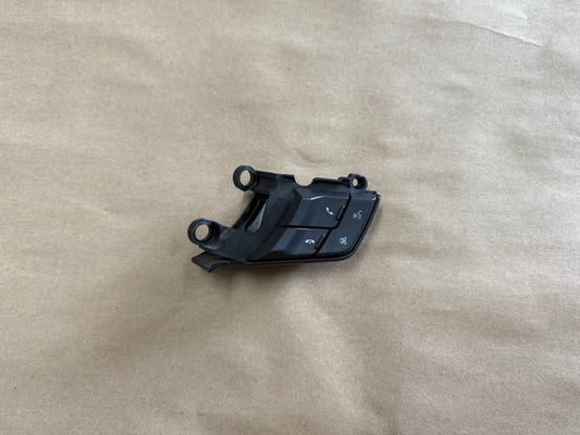 2015-2017 Ford Mustang GT RH Wheel Steering Button Sync Control