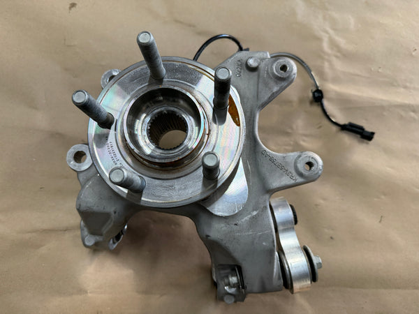 2020-2022 Ford Mustang GT500 CFTP RH Passenger Side Rear Spindle Knuckle Hub 699 mi