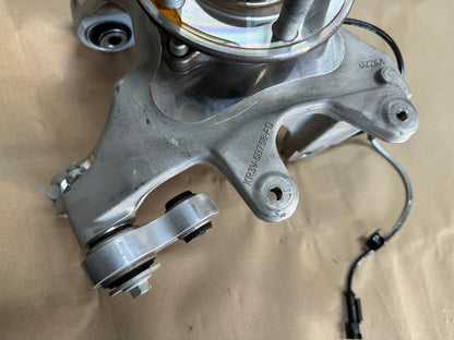 2020-2022 Ford Mustang GT500 CFTP RH Passenger Side Rear Spindle Knuckle Hub 699 mi