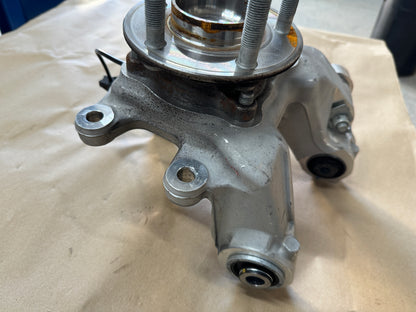 2020-2022 Ford Mustang GT500 CFTP RH Passenger Side Rear Spindle Knuckle Hub 699 mi