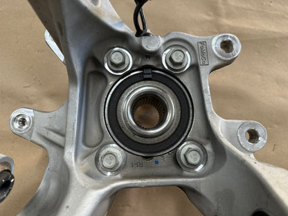 2020-2022 Ford Mustang GT500 CFTP RH Passenger Side Rear Spindle Knuckle Hub 699 mi
