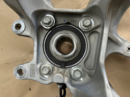 2020-2022 Ford Mustang GT500 CFTP RH Passenger Side Rear Spindle Knuckle Hub 699 mi