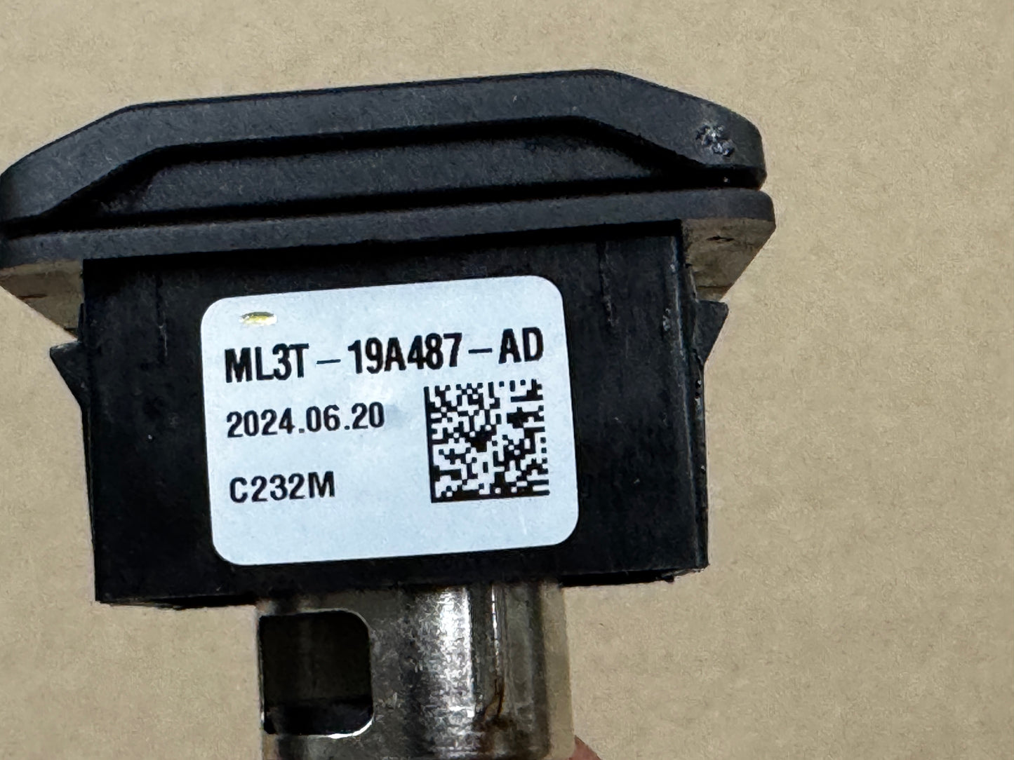 2023-2025 Ford F-250 F-350 Super Duty Dash Panel 12V Plug In ML3T-19A487-AD
