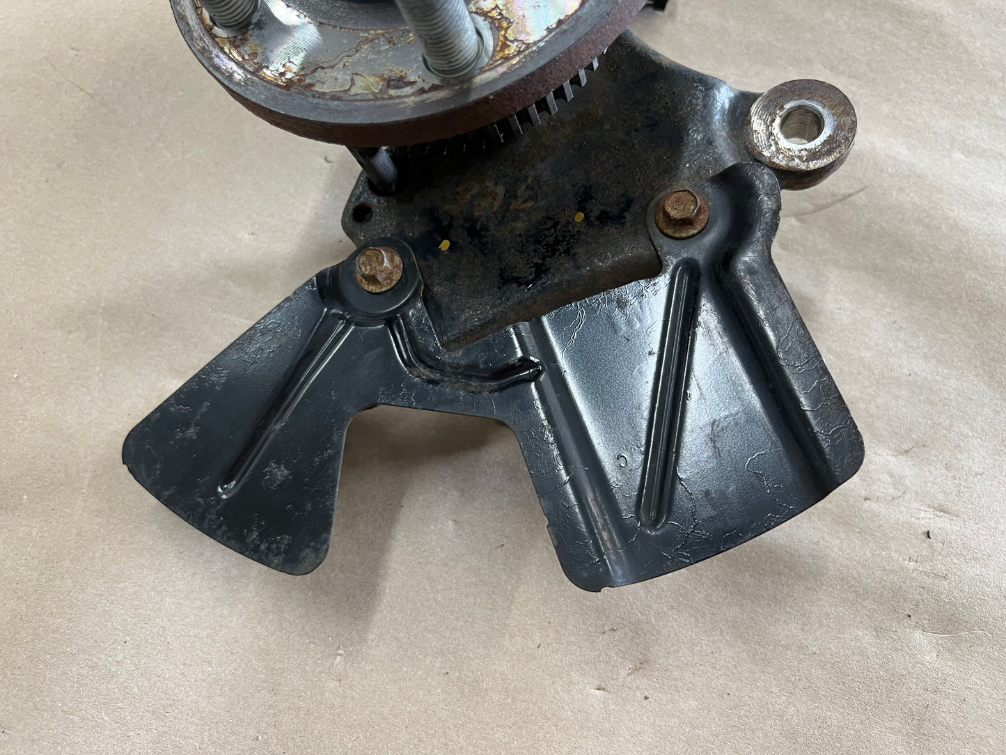 2015-2020 Ford Mustang 5.0L GT LH Driver Side Front Spindle Knuckle Hub