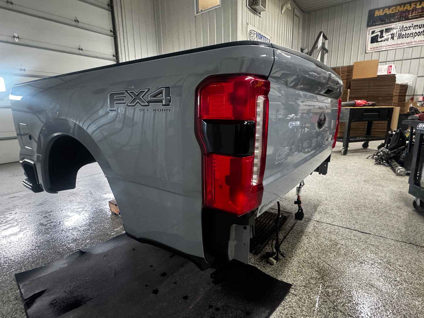 2023-2026 Ford F-250 Super Duty Bed Box 6'9" OEM Tailgate Tail Lights R7