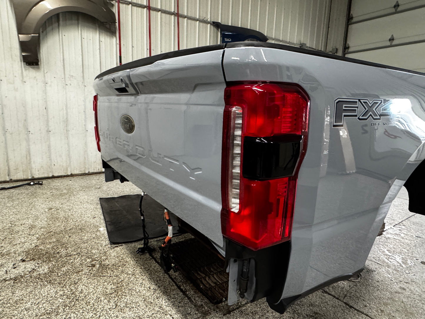 2023-2026 Ford F-250 Super Duty Bed Box 6'9" OEM Tailgate Tail Lights R7