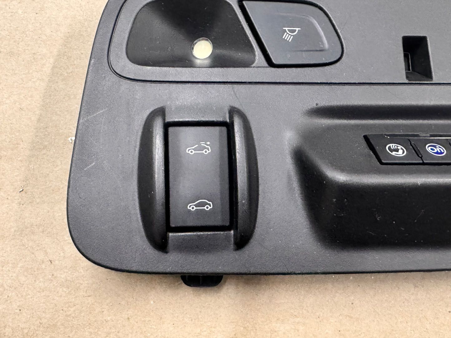 2016-2023 Chevrolet Camaro SS Dome Light Coupe Black Interior Sunroof - OEM