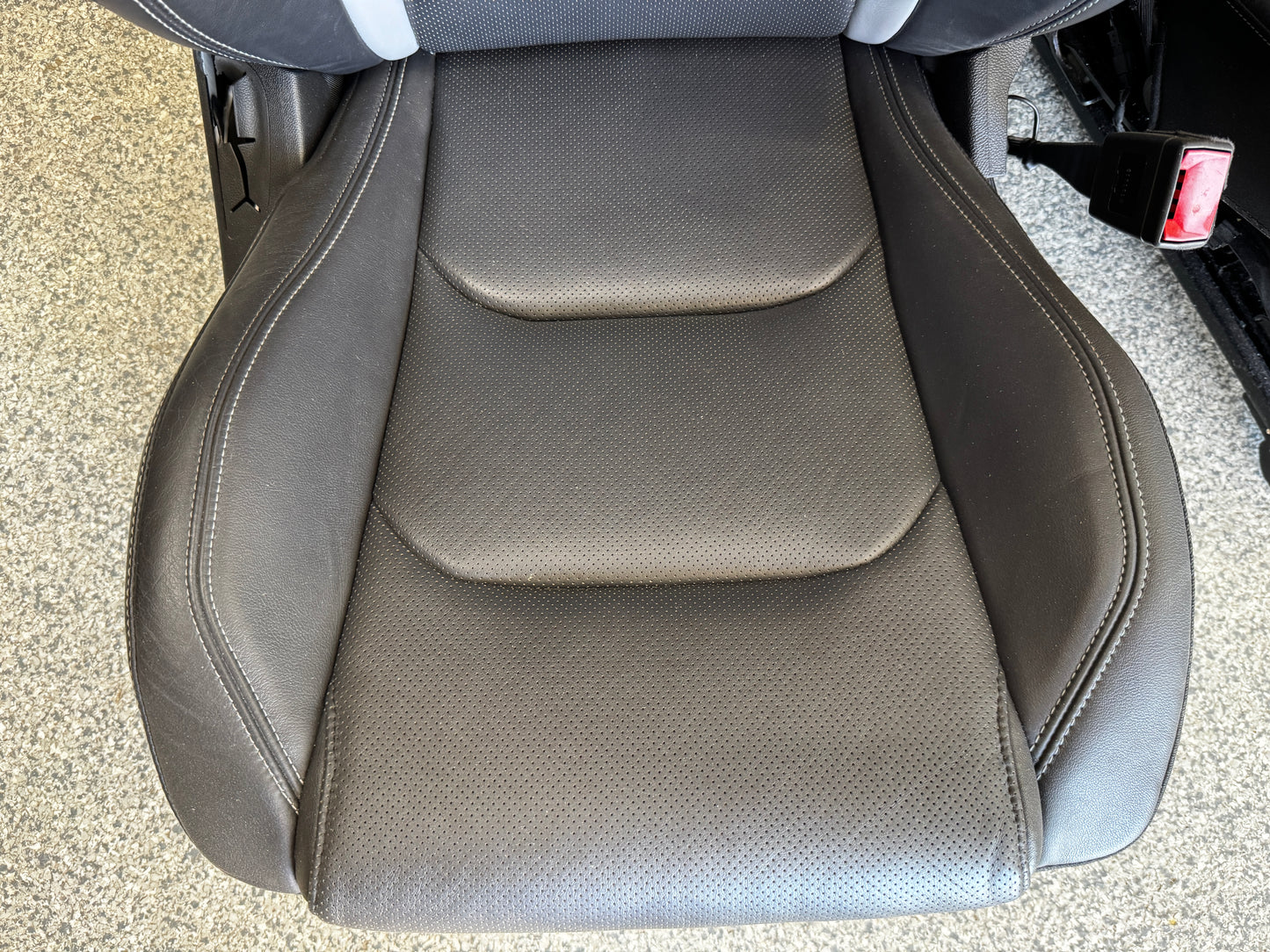 2016-2023 Chevrolet Camaro SS Coupe Front Rear Seats Black Leather - OEM