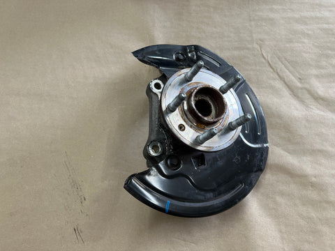 2010-2015 Chevrolet Camaro SS RH Passenger Side Front Spindle Knuckle Hub GM