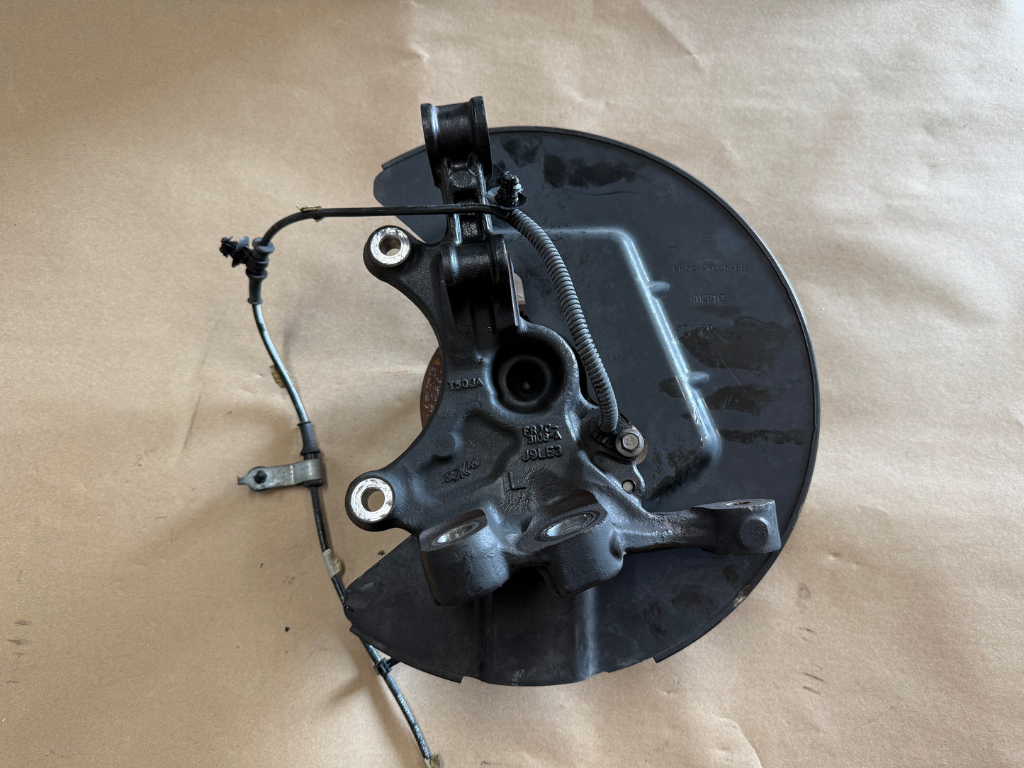 2015-2020 Ford Mustang 5.0L GT LH Driver Side Front Spindle Knuckle Hub