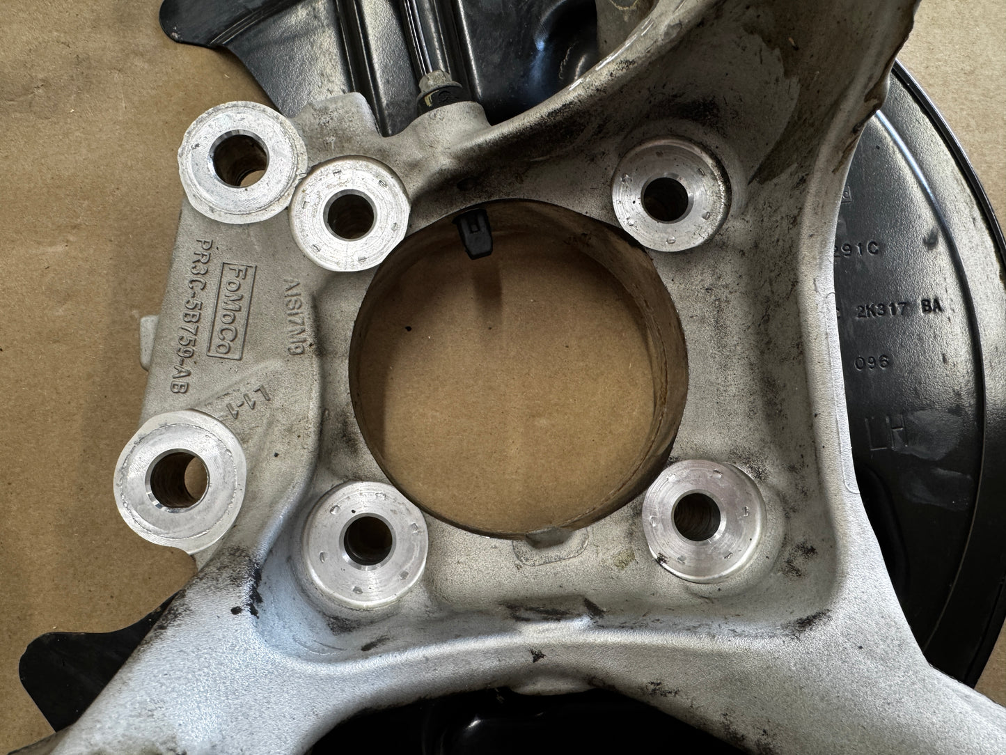 2024-2026 Ford Mustang 5.0 GT LH Driver Side Rear Spindle Knuckle - OEM