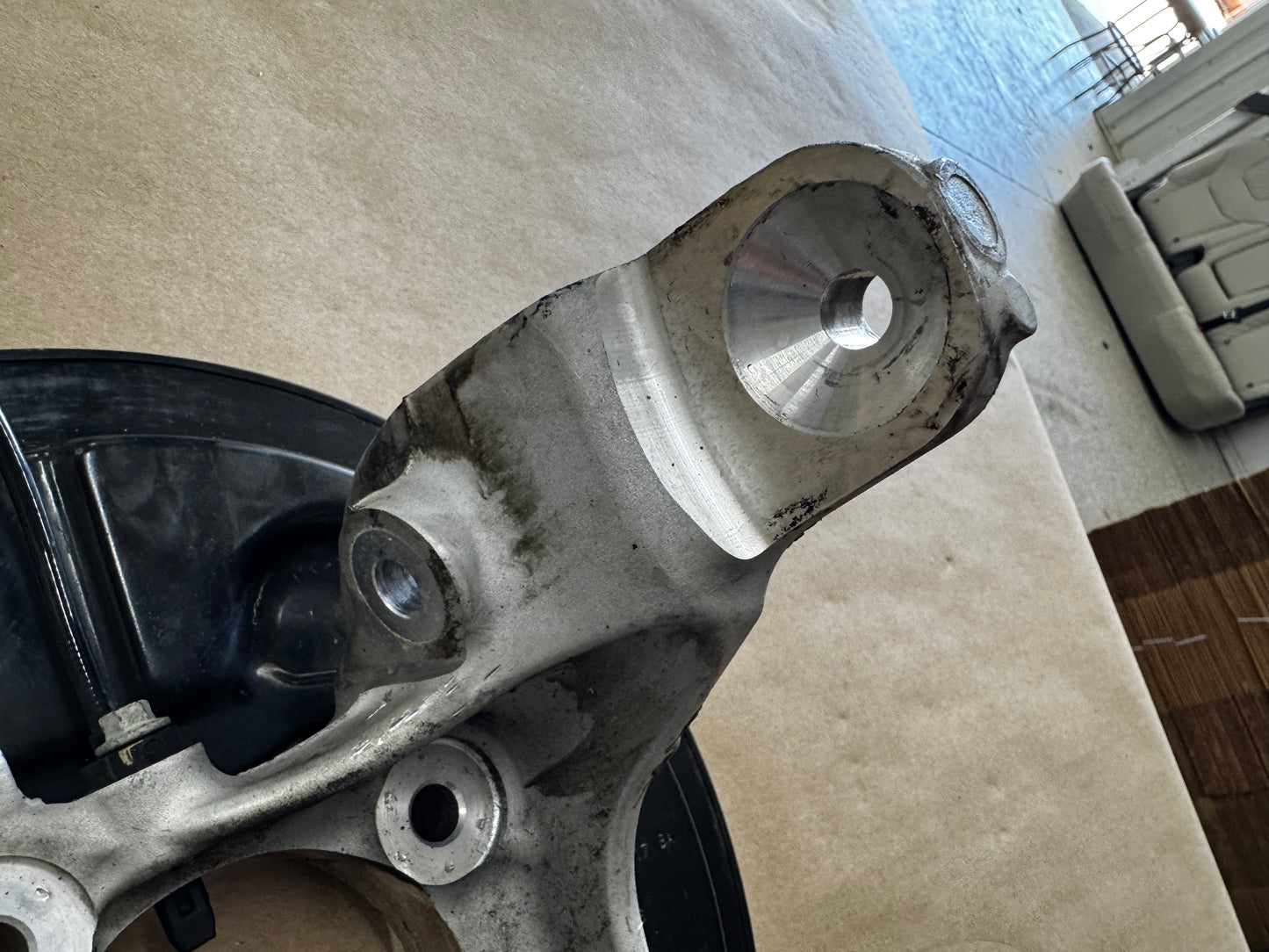 2024-2026 Ford Mustang 5.0 GT LH Driver Side Rear Spindle Knuckle - OEM