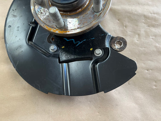 2015-2020 Ford Mustang 5.0L GT LH Driver Side Front Spindle Knuckle Hub - OEM