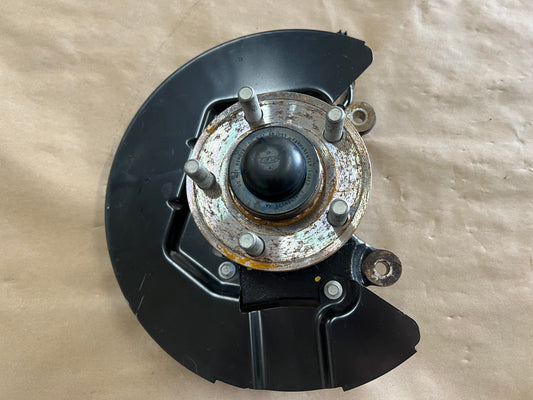 2015-2020 Ford Mustang 5.0L GT LH Driver Side Front Spindle Knuckle Hub - OEM