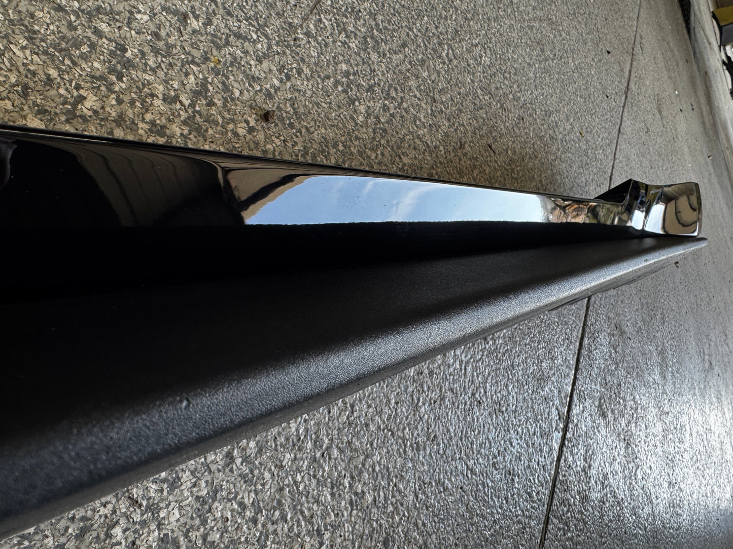 2015-2023 Ford Mustang GT V6 RH Passenger Side Skirt Molding Shadow Black
