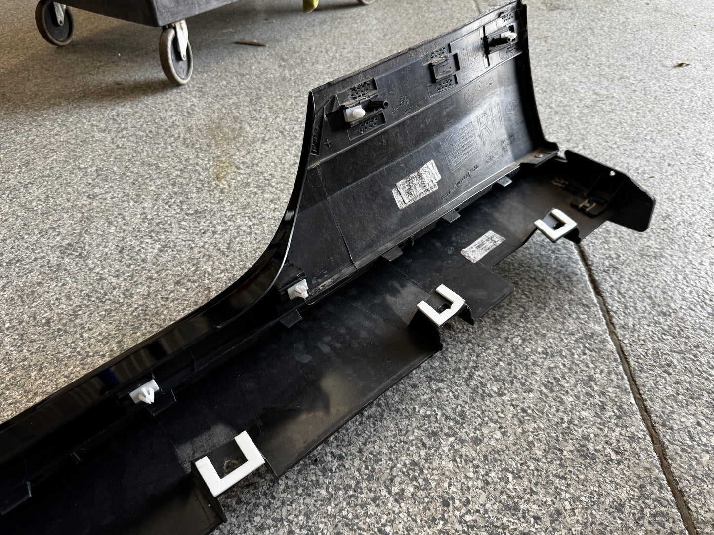 2015-2023 Ford Mustang GT V6 RH Passenger Side Skirt Molding Shadow Black