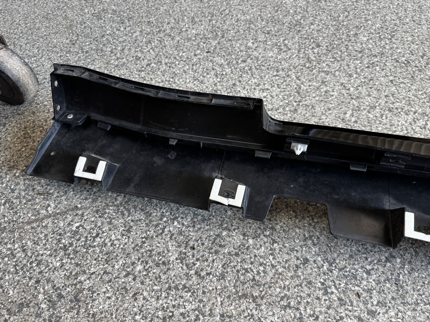 2015-2023 Ford Mustang GT V6 RH Passenger Side Skirt Molding Shadow Black