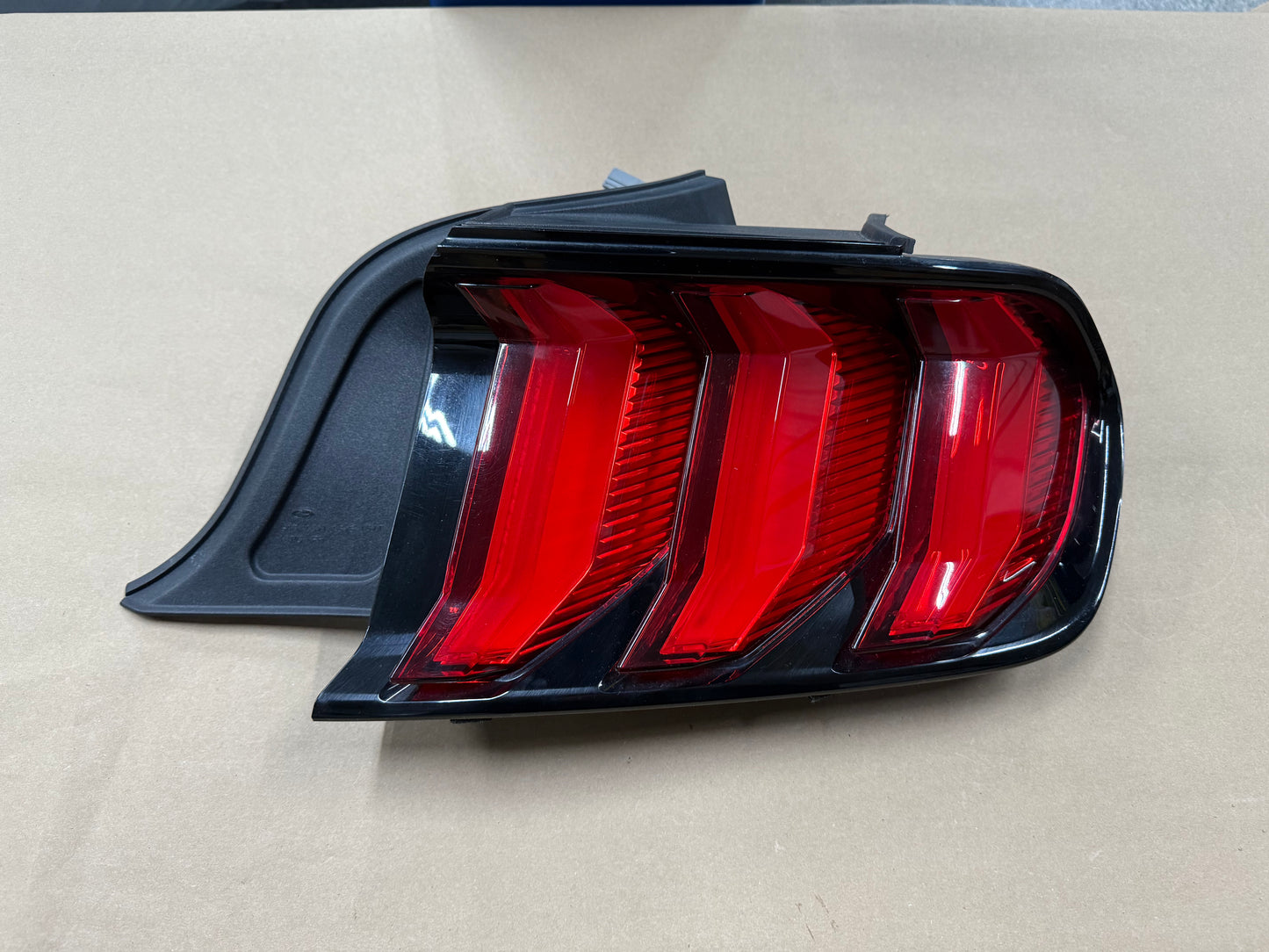 2018-2023 Ford Mustang GT V6 EcoBoost Tail Light RH Passenger Side LED