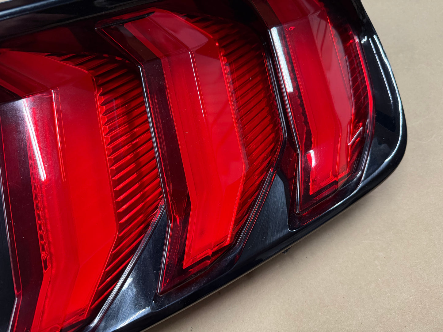 2018-2023 Ford Mustang GT V6 EcoBoost Tail Light RH Passenger Side LED