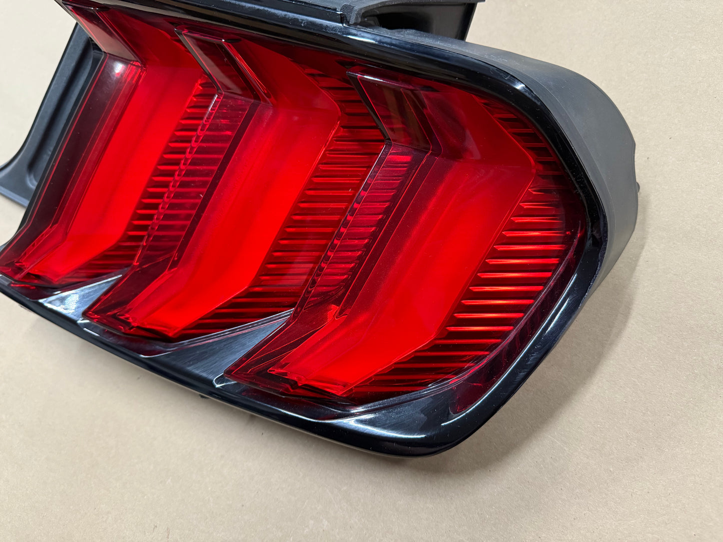 2018-2023 Ford Mustang GT V6 EcoBoost Tail Light RH Passenger Side LED