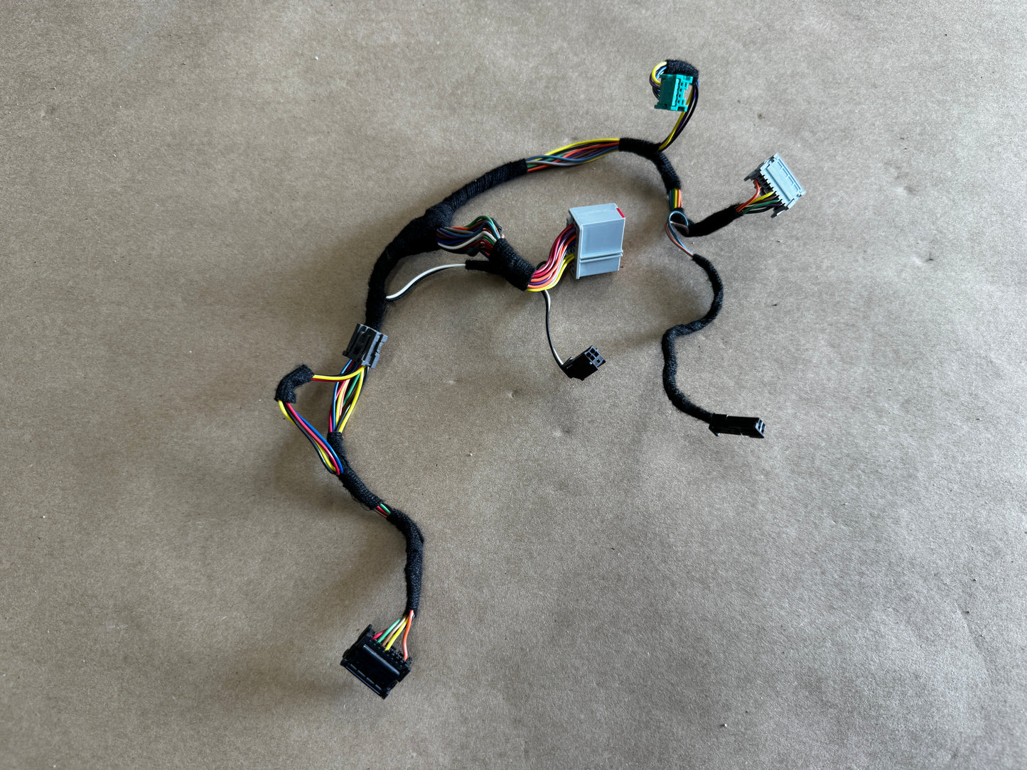2018-2023 Ford Mustang GT Steering Wheel Manual Wiring - OEM