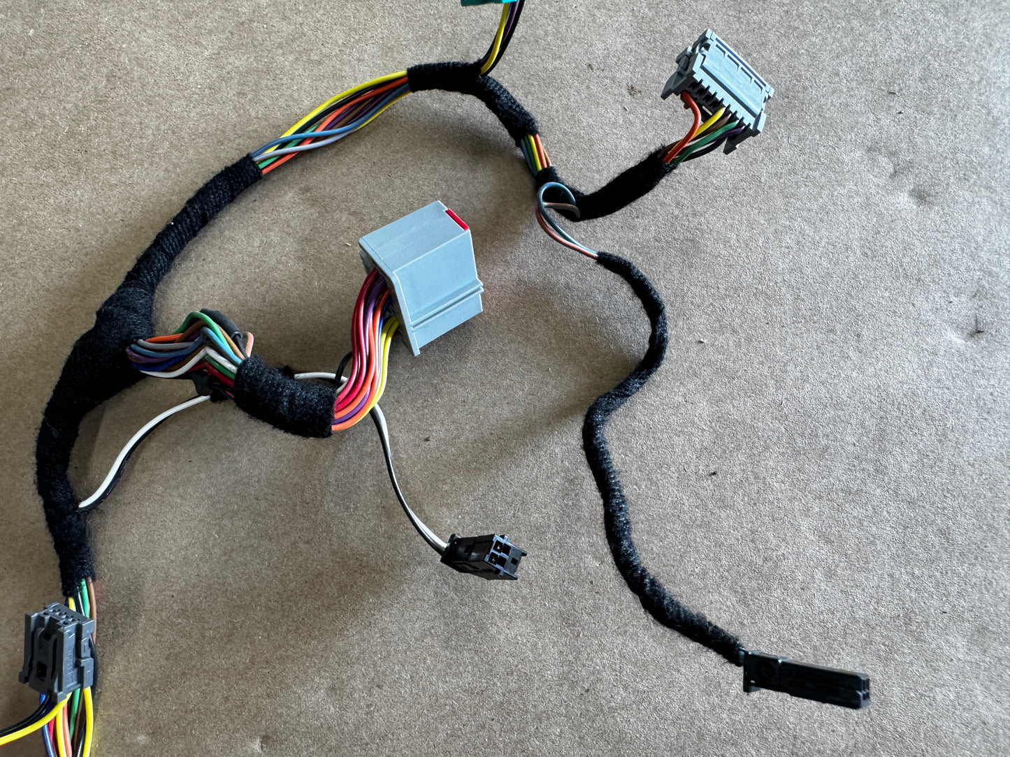 2018-2023 Ford Mustang GT Steering Wheel Manual Wiring - OEM