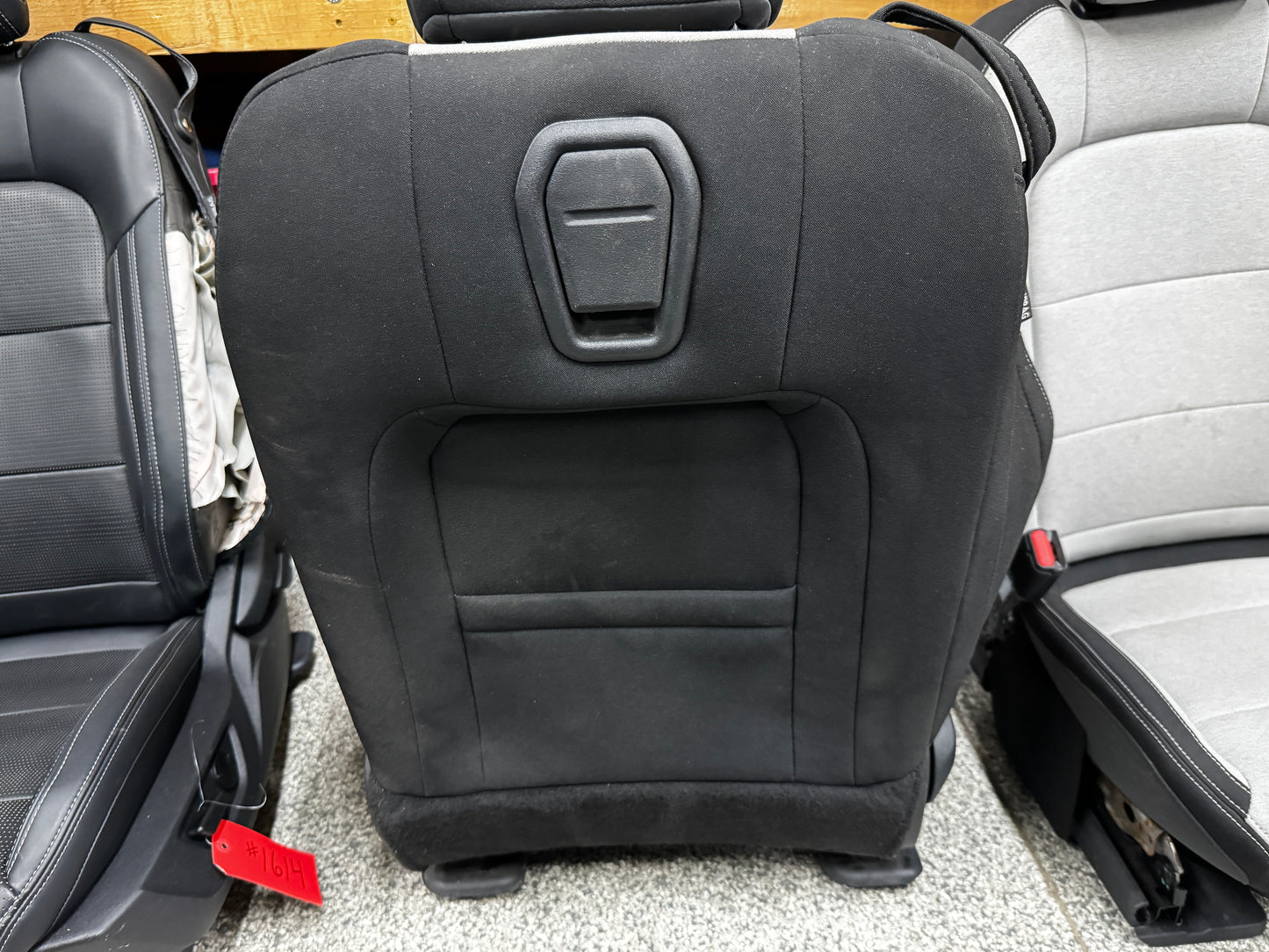 2024-2025 Ford Mustang GT Black Grey Cloth Seats Coupe Manual Tracks